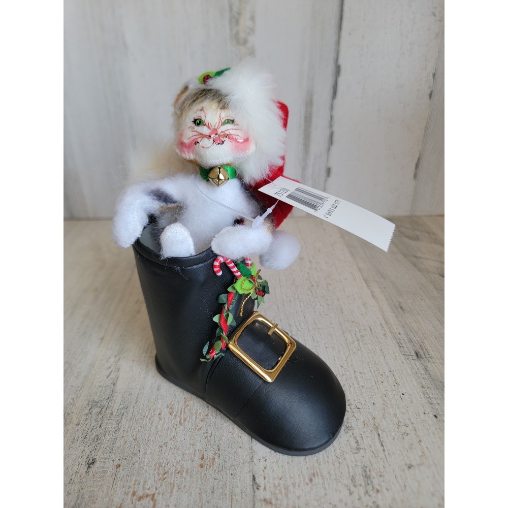 Annalee Santa's boot kitty cat plush Xmas unique bell mistletoe unique home